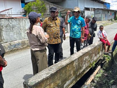 Dari Negosiasi Tengah Malam hingga Normalisasi Drainase, Distrik Mimika Baru Pimpin Penanganan Banjir Makarena